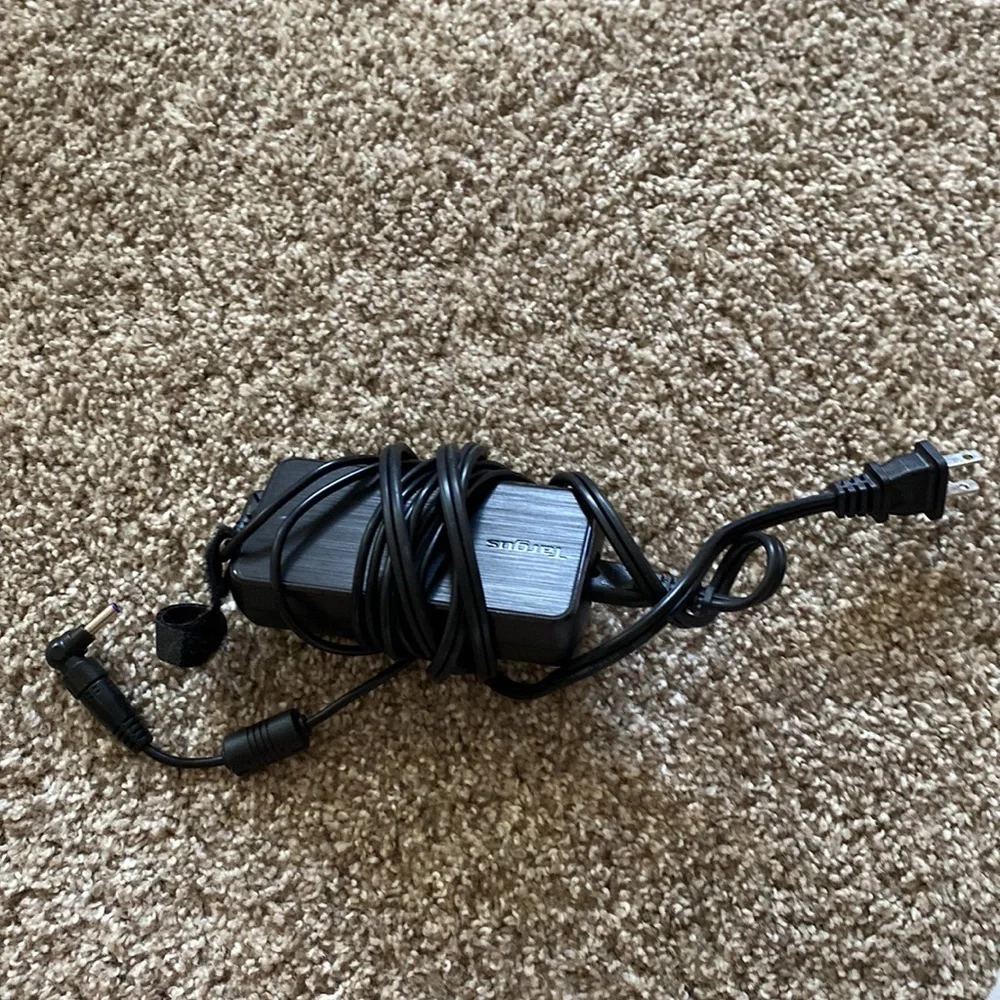 Brand new cable cord charger works for chrome not sure what else